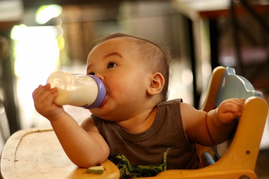 reverse-cycling-baby-daytime-feeding.